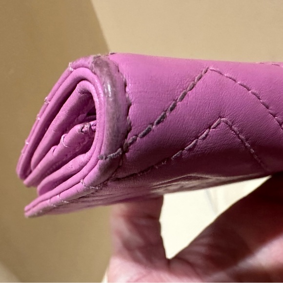 Gucci Pink Chevron Marmont Wallet - Picture 5 of 11